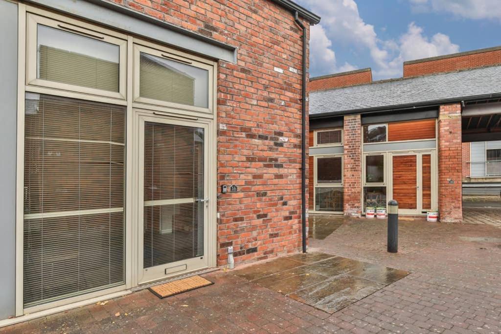Victorian Tramsheds, Modern Apartment + Parking Sheffield Exterior photo